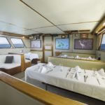 reina-silvia-first-class-galapagos-cruise