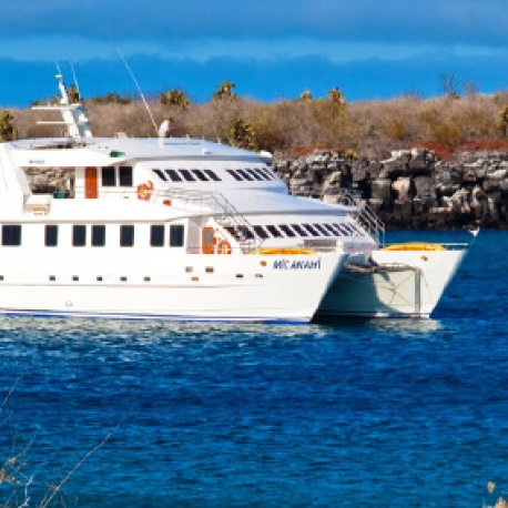 anahi-first-class-galapagos-cruise