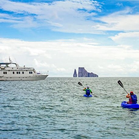 Archipel-I-galapagos-first-class-cruises