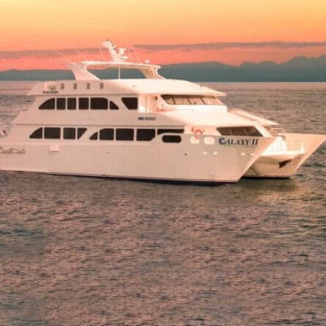 galapagos-first-class-cruise
