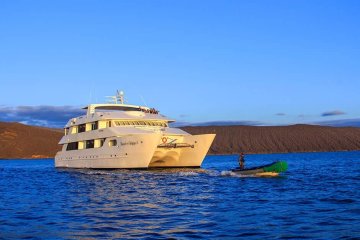 Treasures-of-galapagos-first-class-cruise