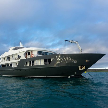 infinity-luxury-galapagos-cruise