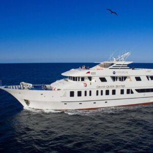 Grand Queen Beatriz First Class Yacht ****
