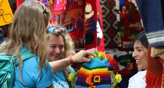 Ecuador Gateway Tour – 5 Days: Mindo, Otavalo & Quito