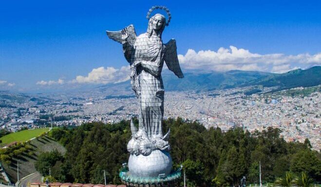 Ecuador Hiking 11 Days Tour guided trekking experience